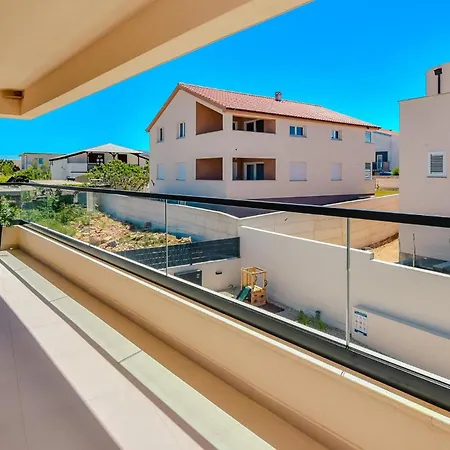 Luxurious In Ražanac