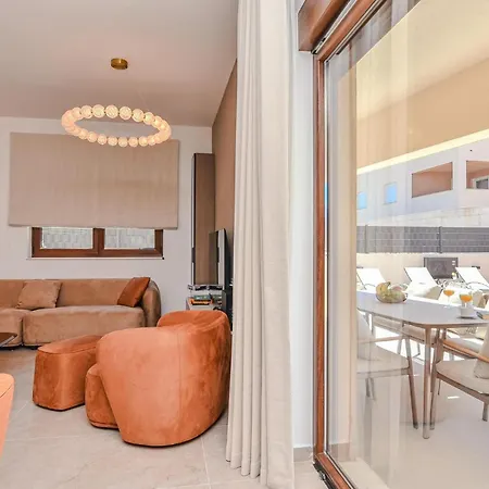 Luxurious In *