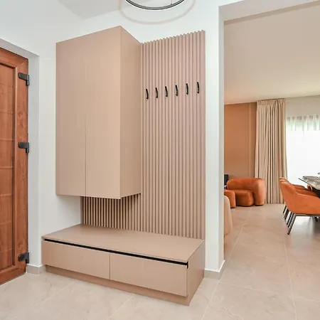 Vakantiehuis Luxurious In *