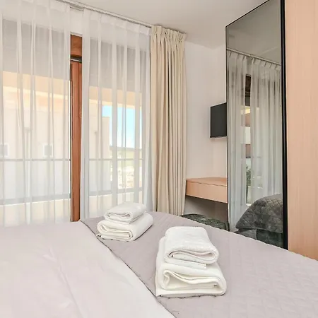 別荘 Luxurious In Ražanac